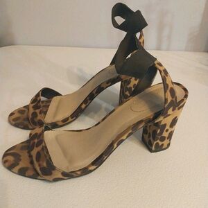 Leopard Block Heel Sandals Women’s 9W Wide Ankle Strap Open Toe Animal Print